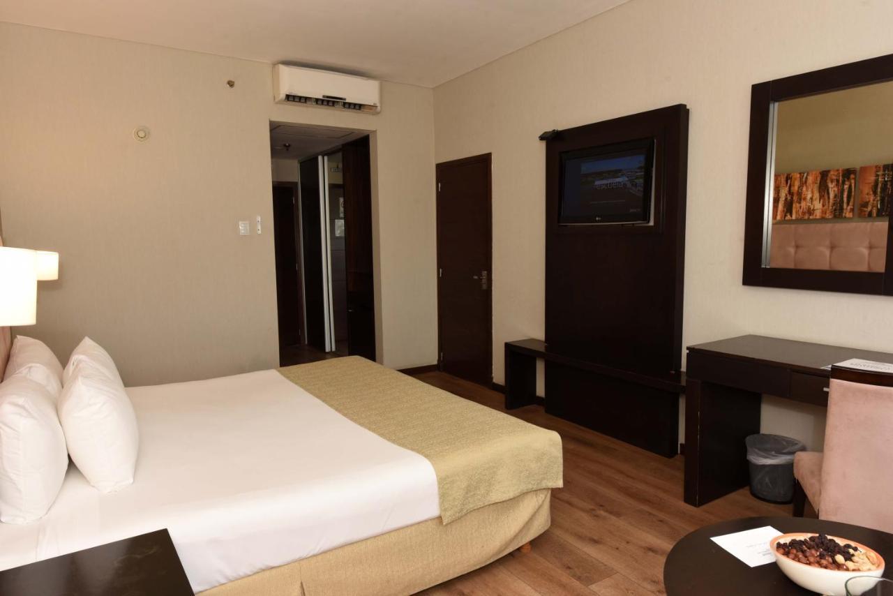 Howard Johnson Resort&Convention Center Ezeiza Exterior foto