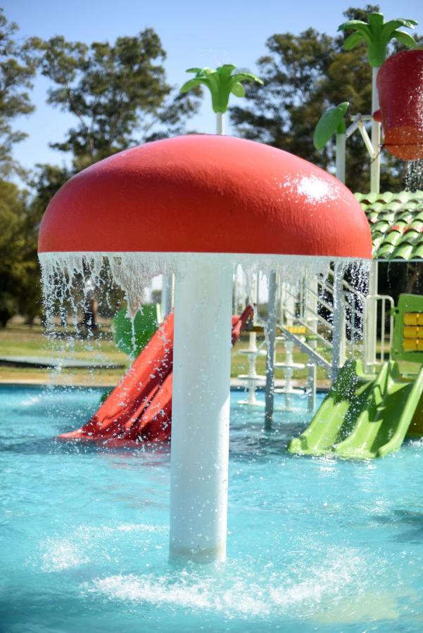 Howard Johnson Resort&Convention Center Ezeiza Exterior foto
