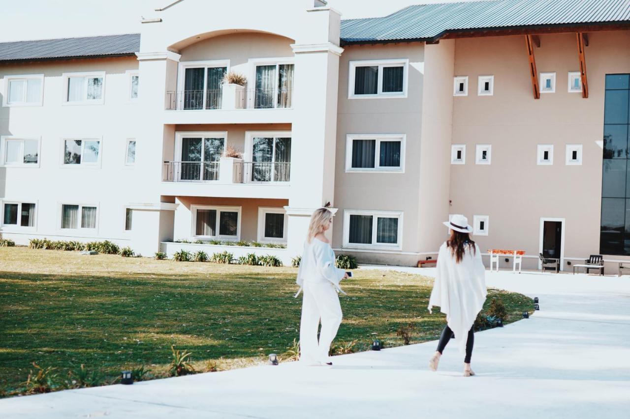 Howard Johnson Resort&Convention Center Ezeiza Exterior foto