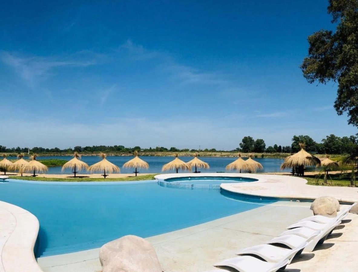Howard Johnson Resort&Convention Center Ezeiza Exterior foto